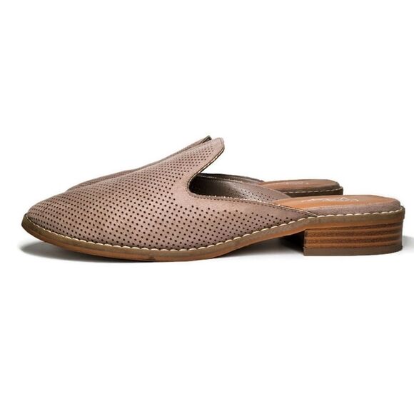 Crown Vintage Lacertae Light Tan Perforated Closed Almond-Toe Flat Mule Slides - Picture 3 of 11